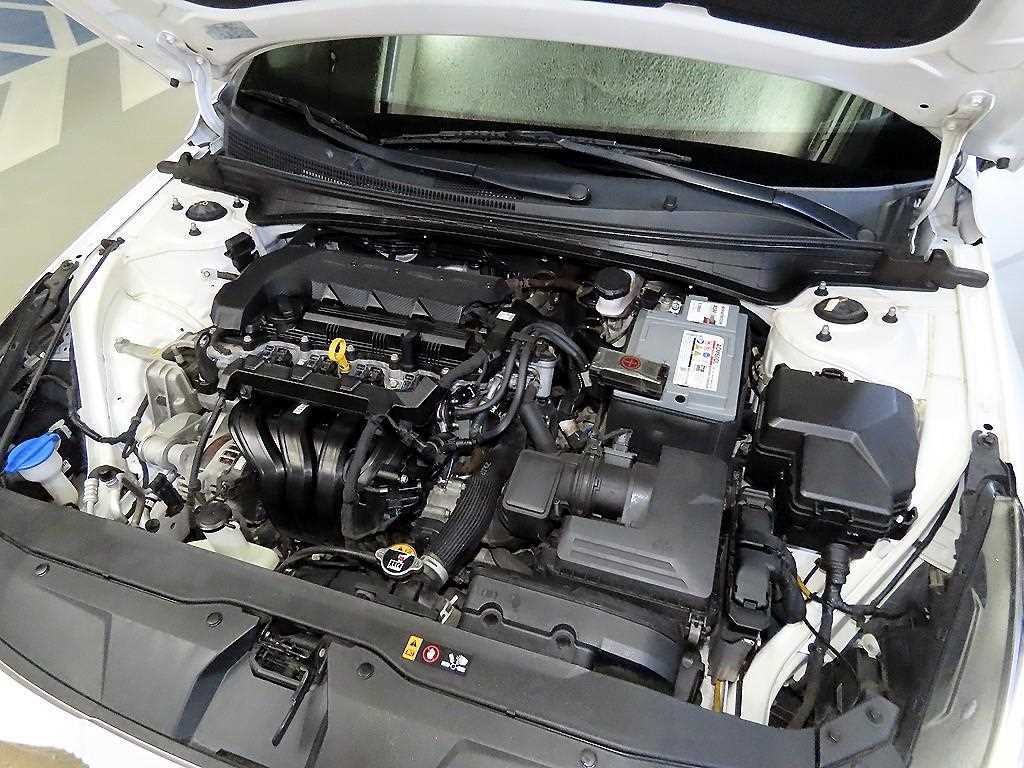 Hyundai Avante — photo 17