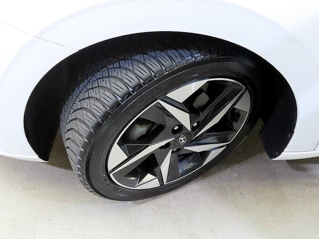 Hyundai Avante — photo 18