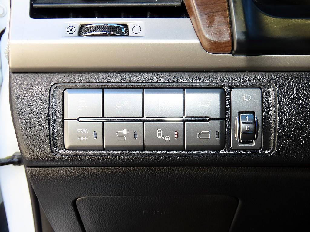 KGM Rexton — photo 11