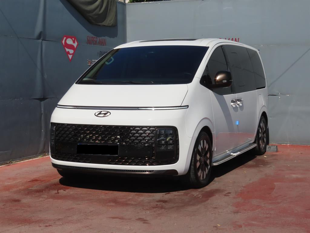 Hyundai Staria — photo 01