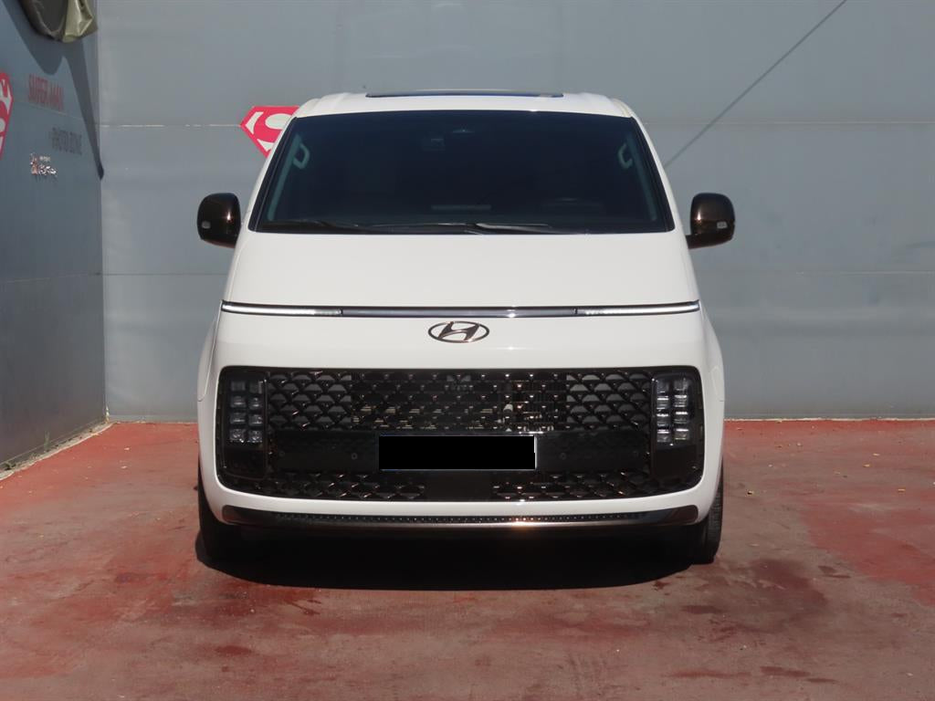 Hyundai Staria — photo 02
