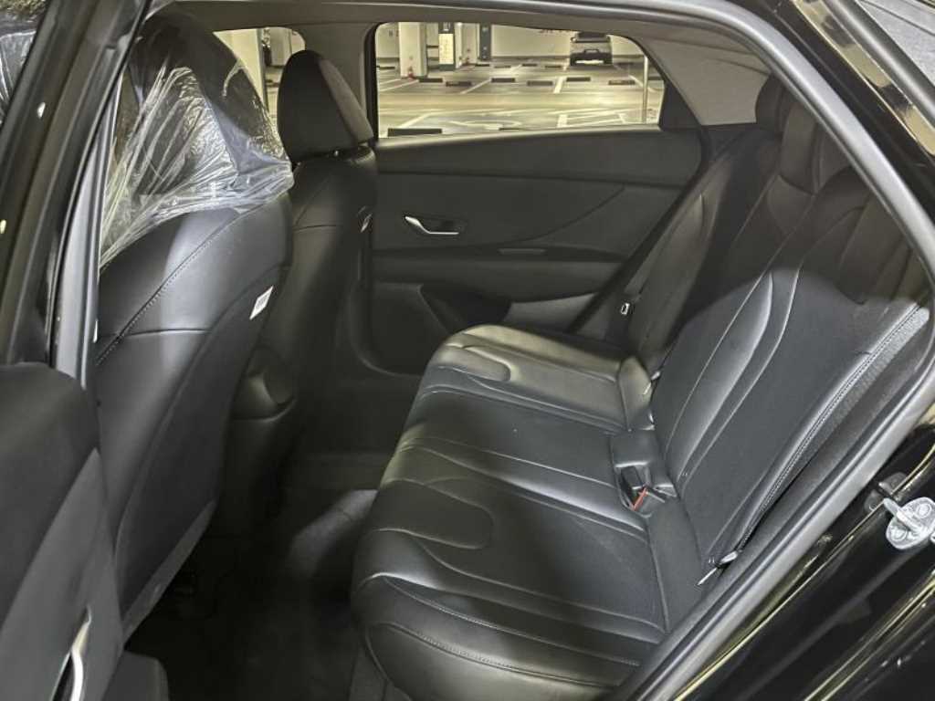 Hyundai Avante — photo 06