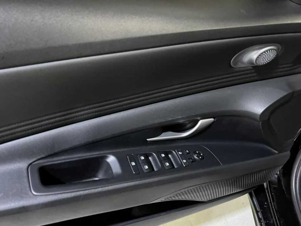 Hyundai Avante — photo 12