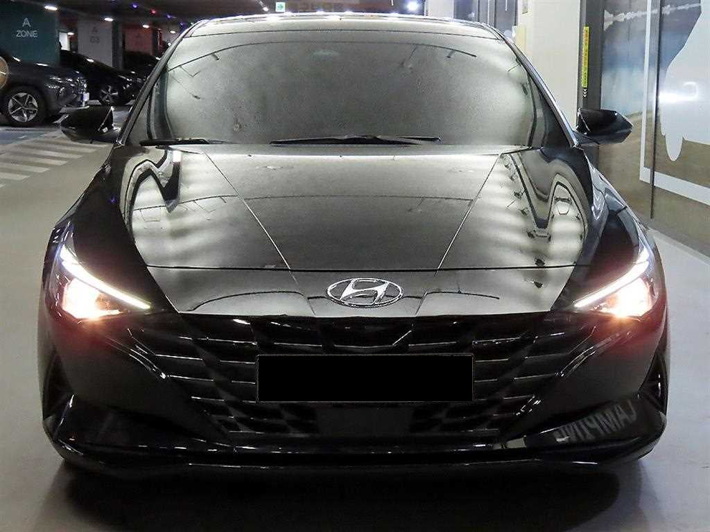 Hyundai Avante — photo 02