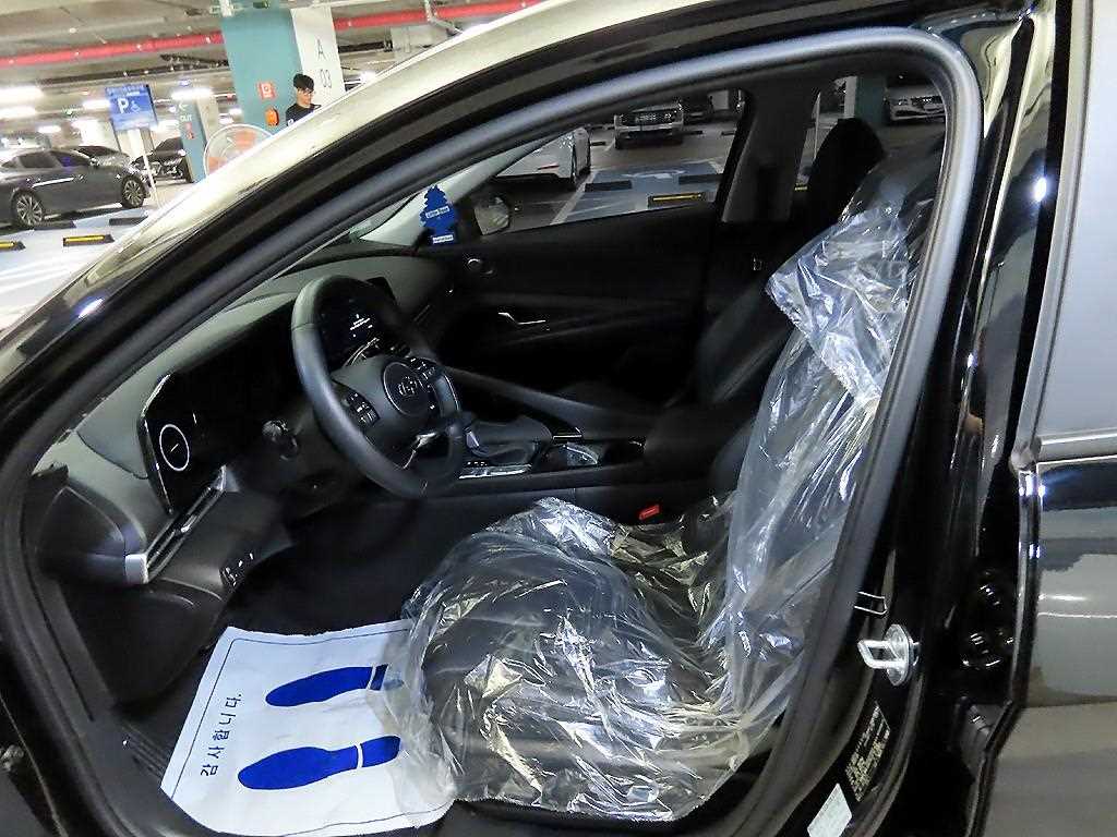 Hyundai Avante — photo 06