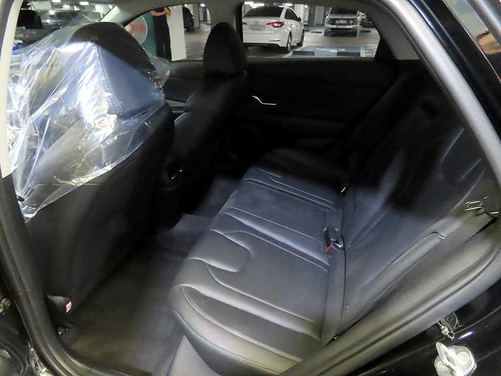 Hyundai Avante — photo 07
