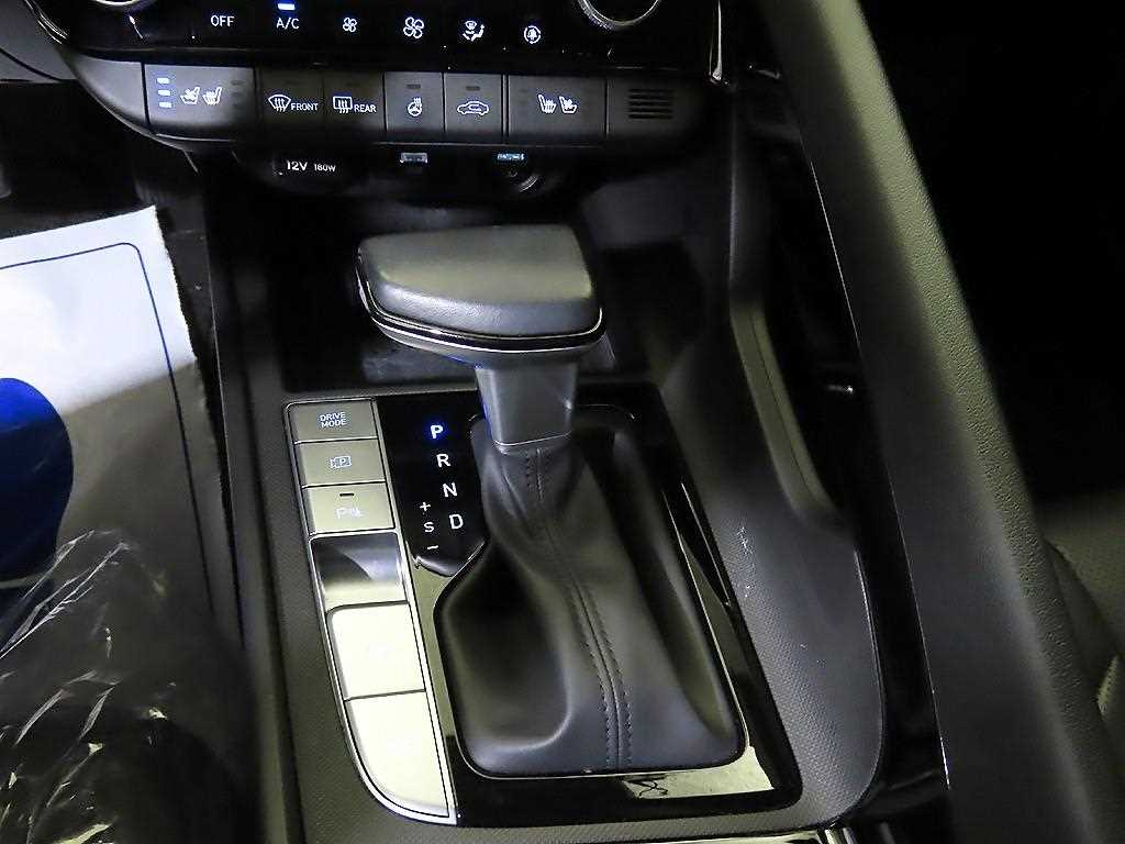 Hyundai Avante — photo 12