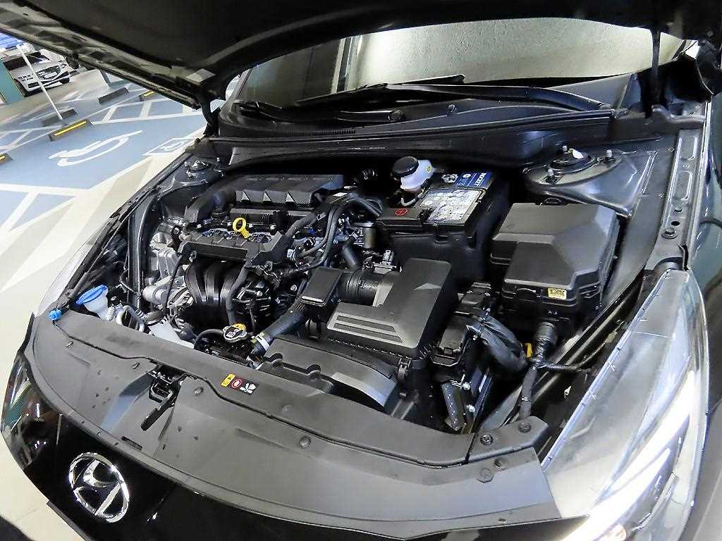 Hyundai Avante — photo 19