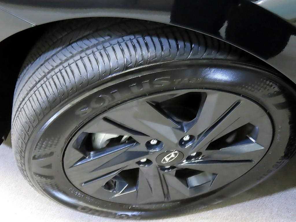 Hyundai Avante — photo 20