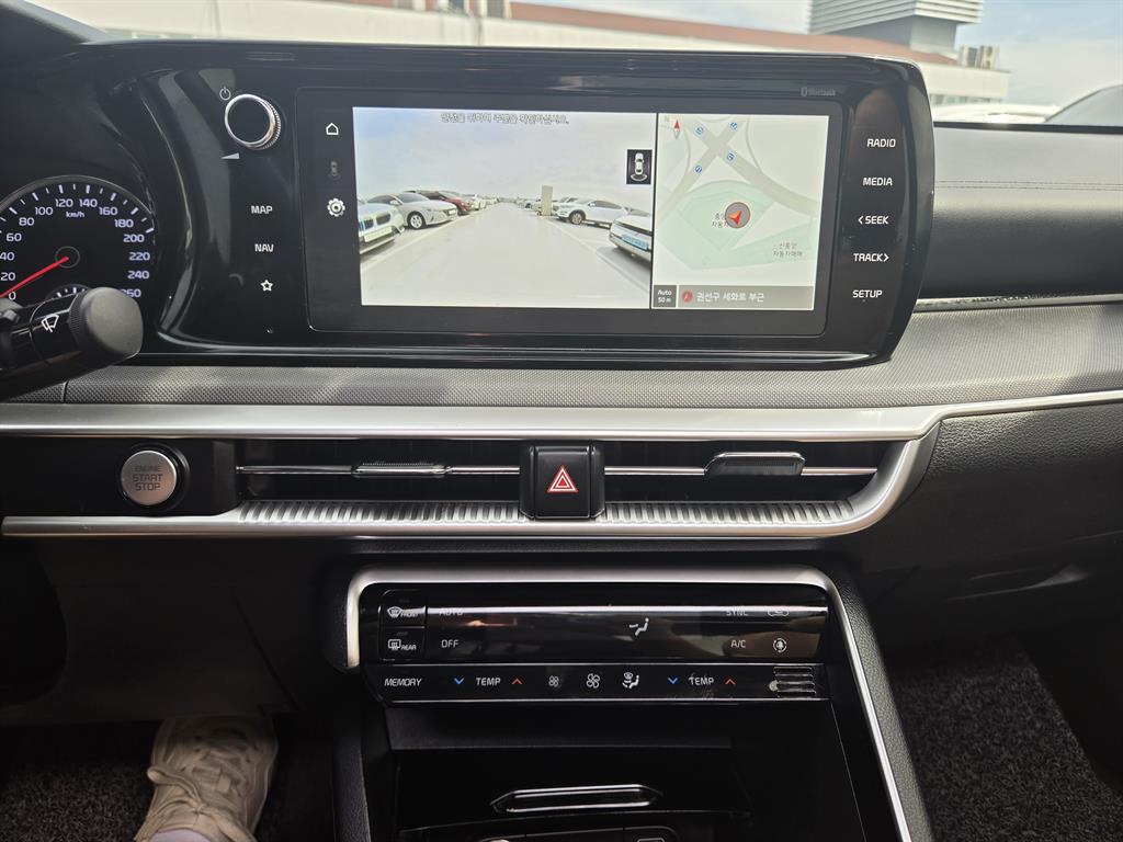 Kia K5 — photo 11