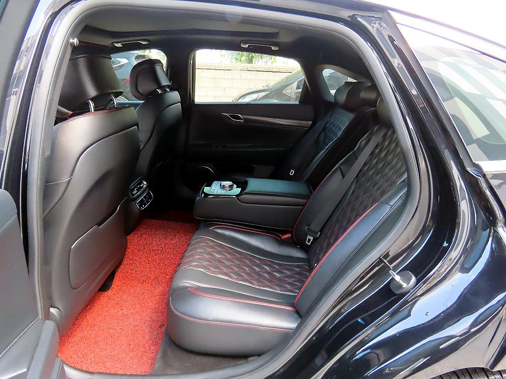 Genesis G80 — photo 06