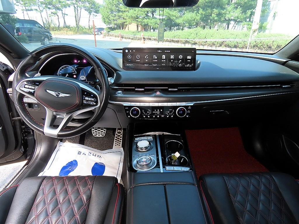 Genesis G80 — photo 07