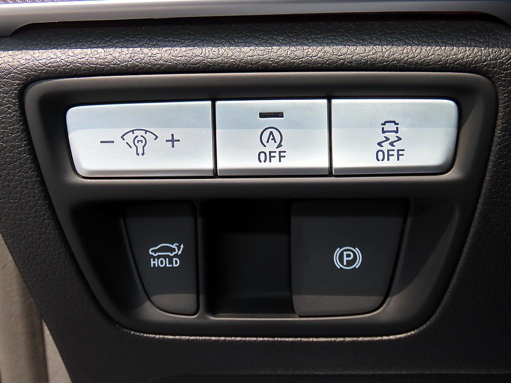 Genesis G80 — photo 13