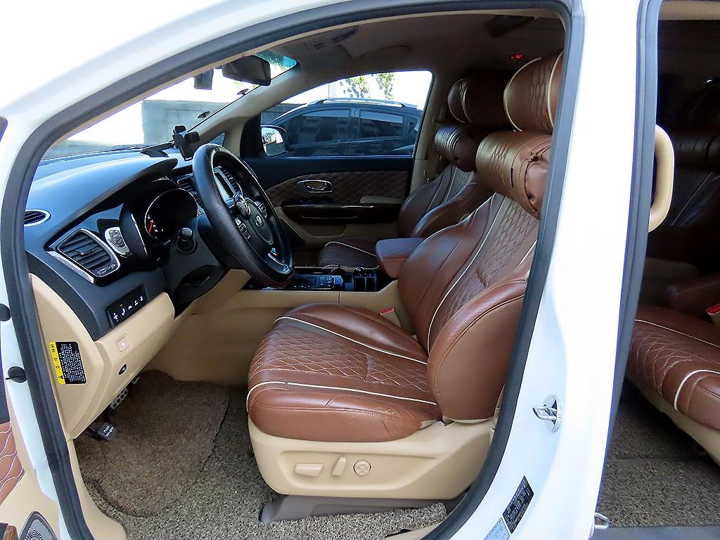 Kia Carnival — photo 05