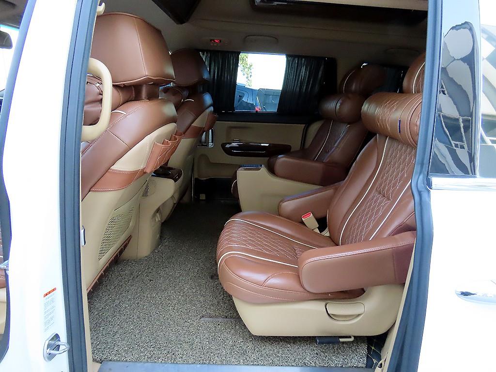 Kia Carnival — photo 06
