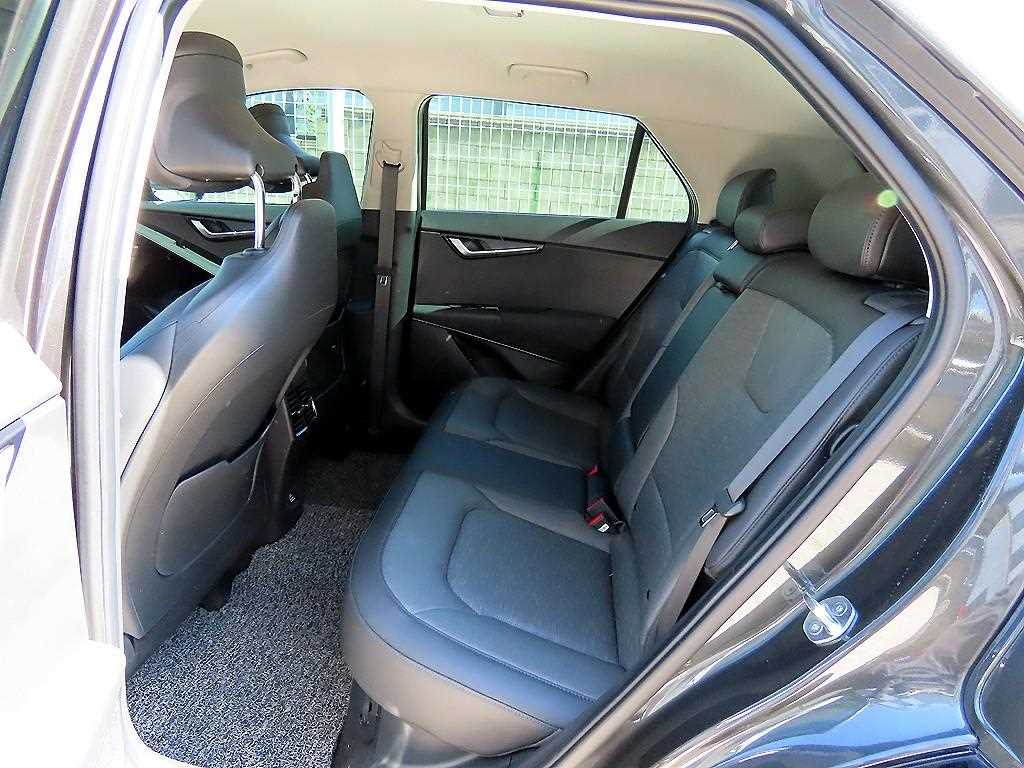 Kia Niro — photo 06