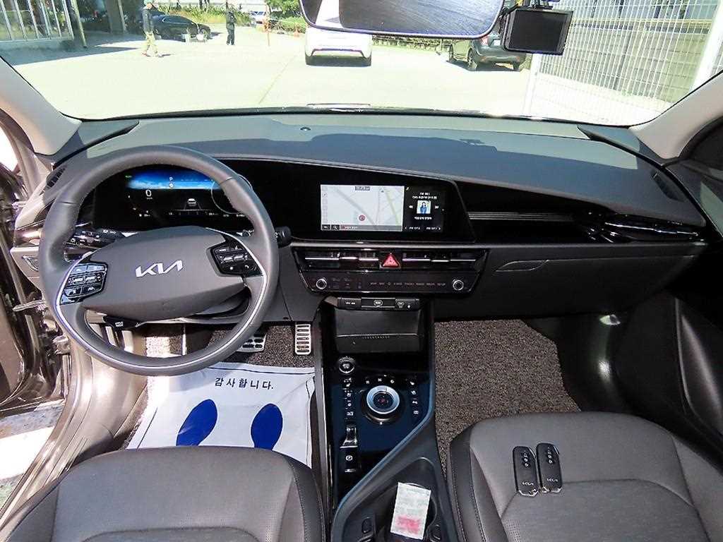 Kia Niro — photo 07