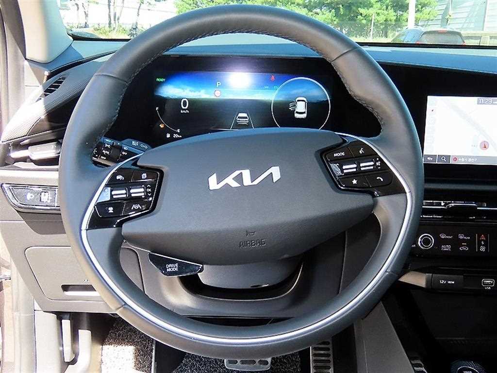 Kia Niro — photo 08