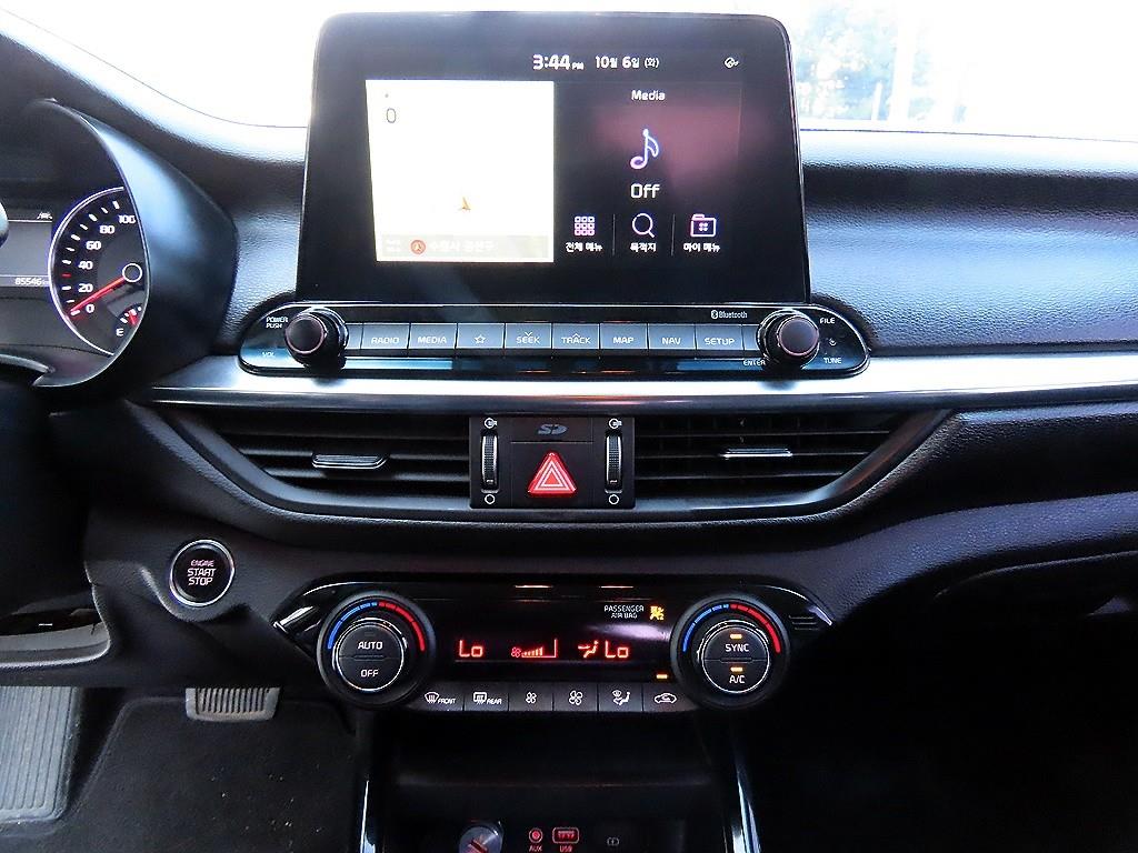 Kia K3 — photo 13