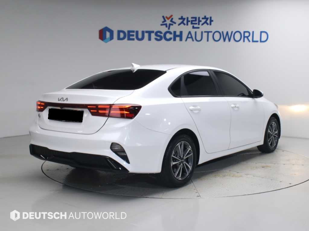 Kia K3 — photo 02