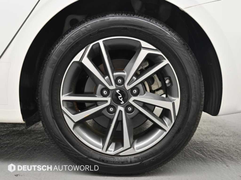 Kia K3 — photo 05