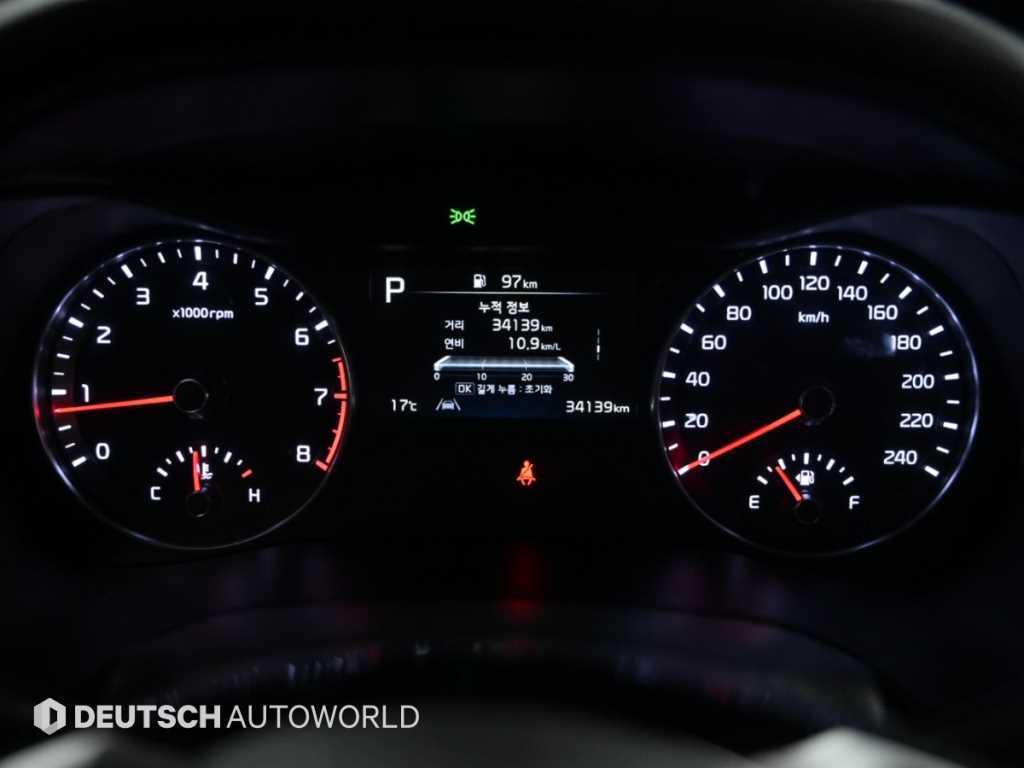 Kia K3 — photo 08