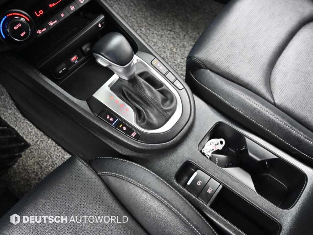 Kia K3 — photo 09