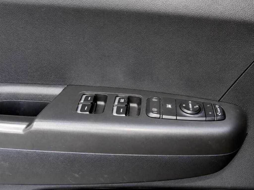 Kia Sportage — photo 11