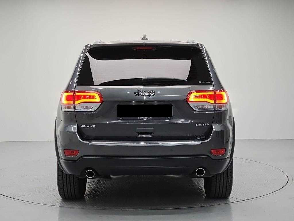 Jeep Cherokee — photo 03