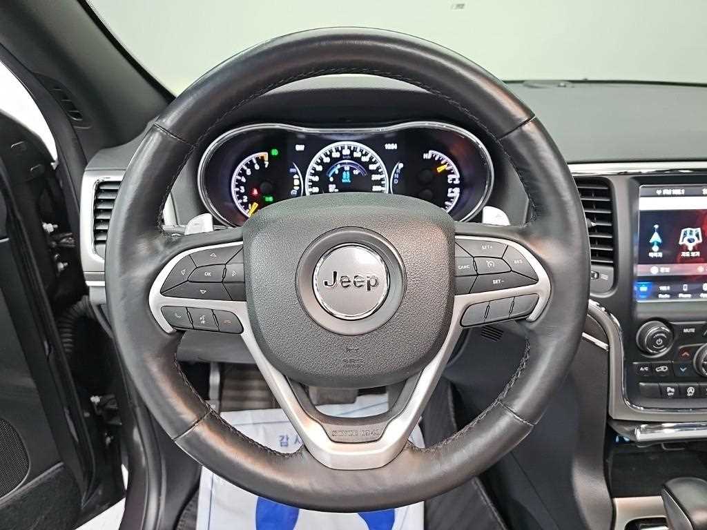 Jeep Cherokee — photo 09