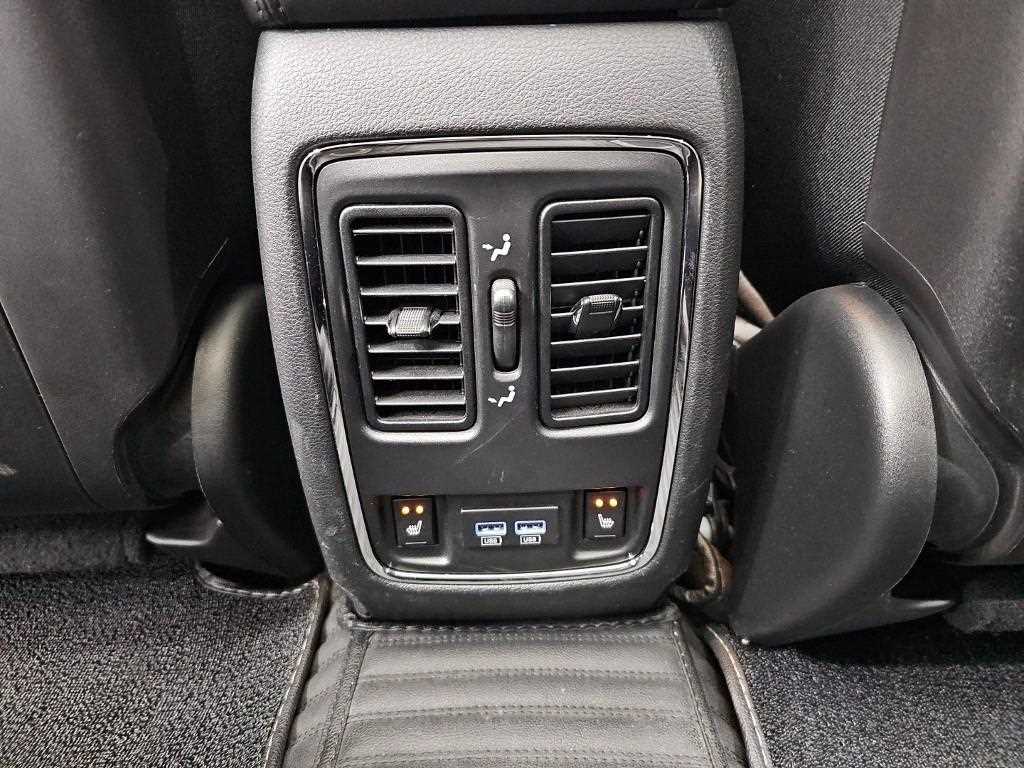 Jeep Cherokee — photo 13