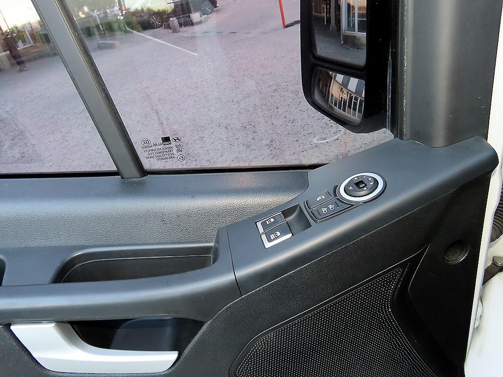 Hyundai Solati — photo 11