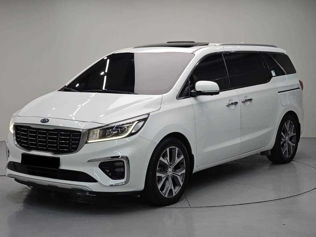 Kia Carnival — photo 01