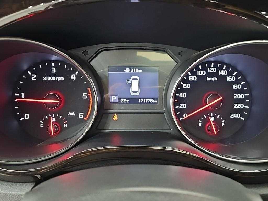 Kia Carnival — photo 06