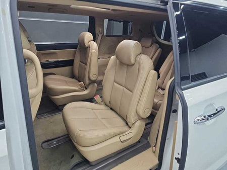 Kia Carnival — photo 12
