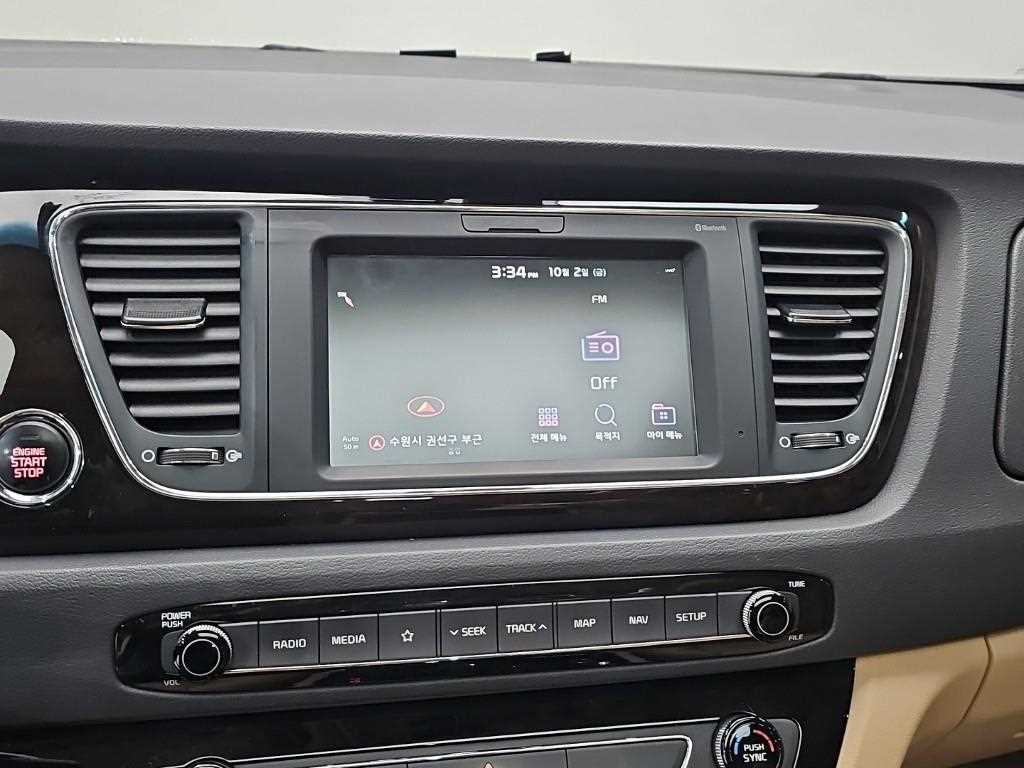 Kia Carnival — photo 17