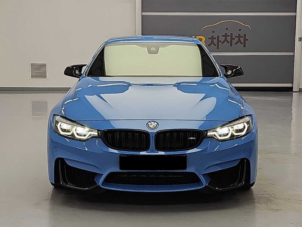 BMW M4 — photo 02