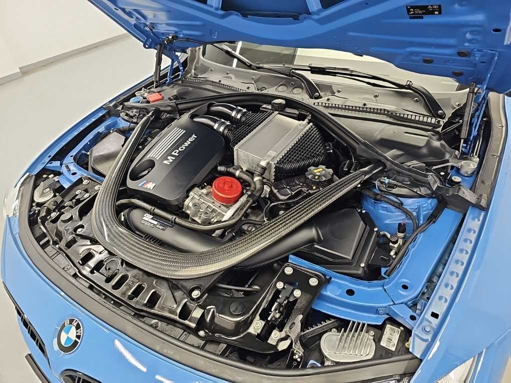 BMW M4 — photo 05
