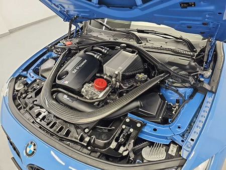 BMW M4 — photo 05