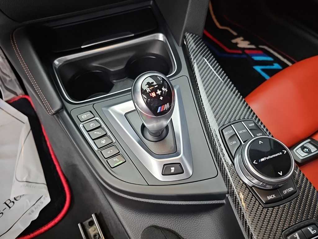 BMW M4 — photo 08