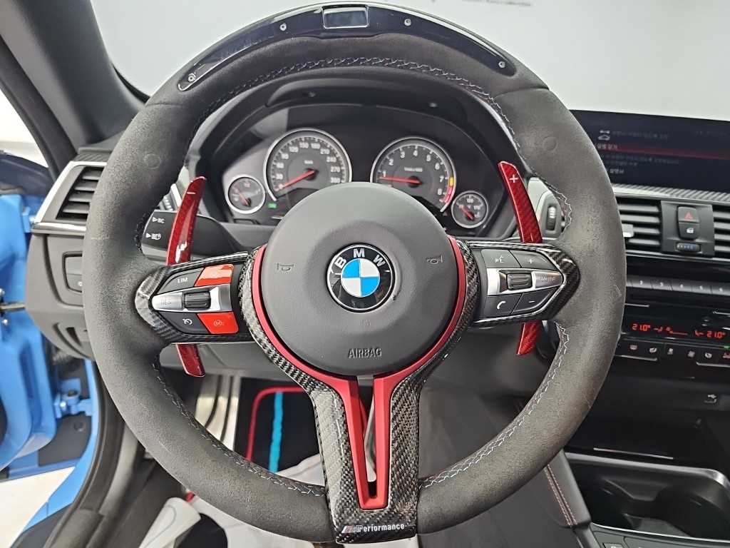 BMW M4 — photo 09