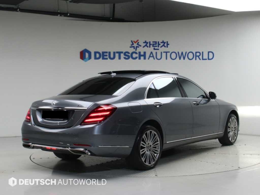 Mercedes-Benz S-Class — photo 02