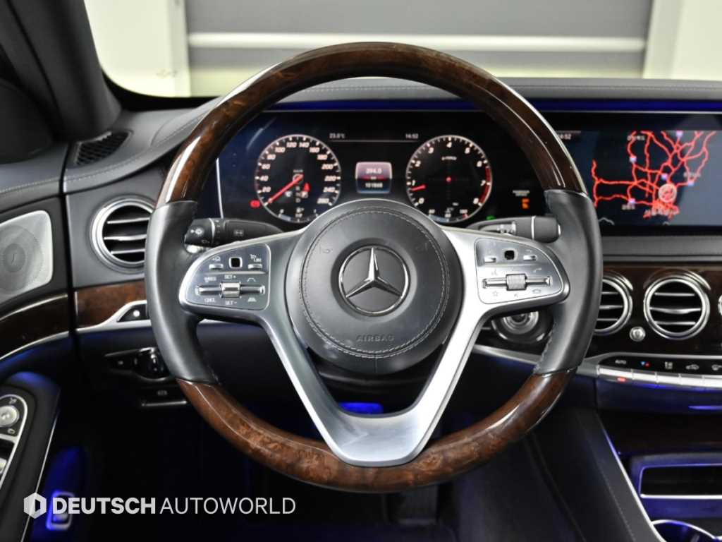 Mercedes-Benz S-Class — photo 13