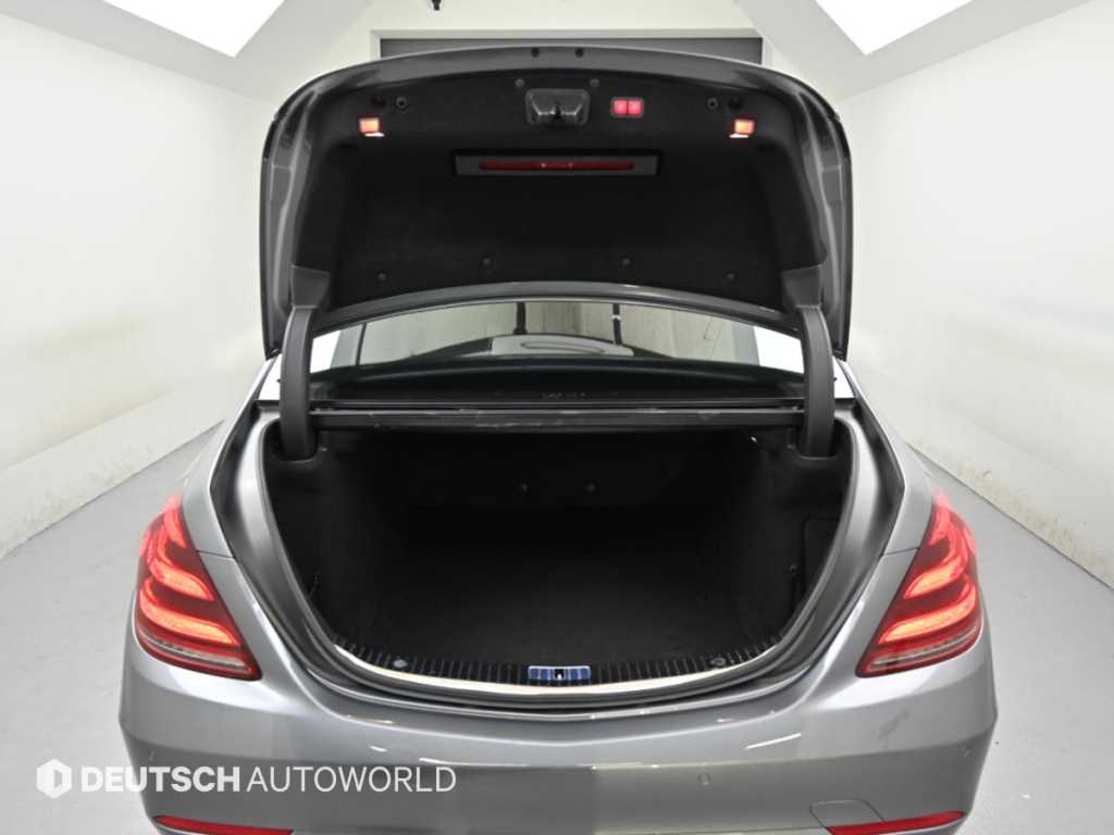 Mercedes-Benz S-Class — photo 19