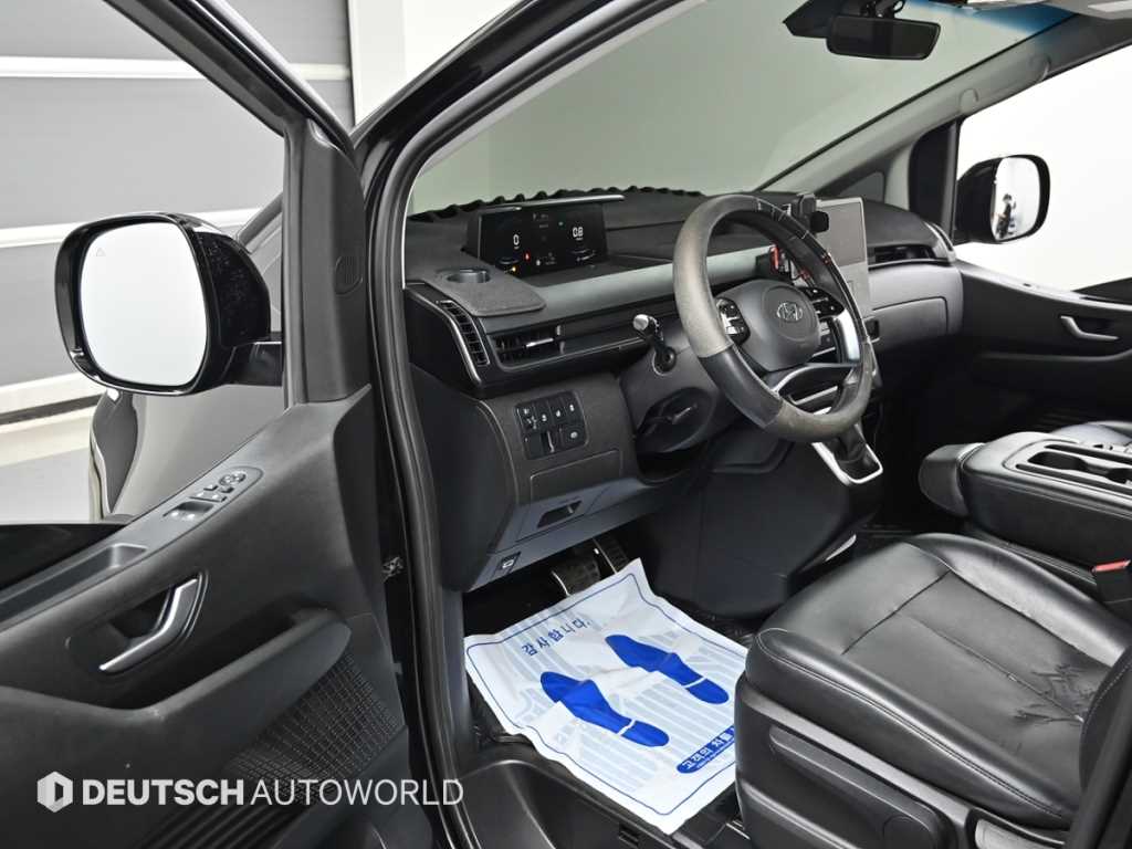 Hyundai Staria — photo 11