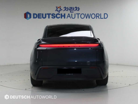 Tesla Model Y — photo 04