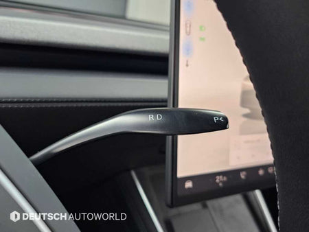 Tesla Model Y — photo 09