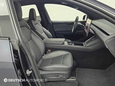 Tesla Model Y — photo 10