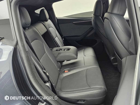 Tesla Model Y — photo 12