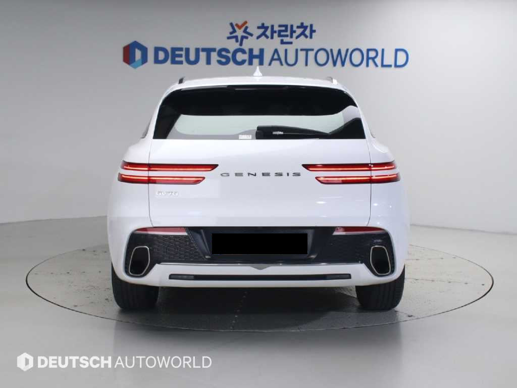 Genesis GV70 — photo 04